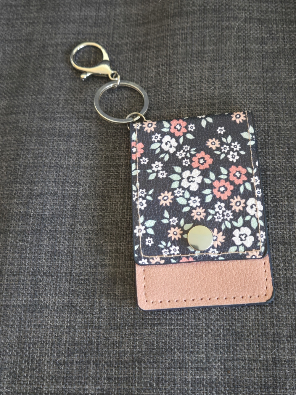 Floral Keycard Holder Keychain in Black & Blush